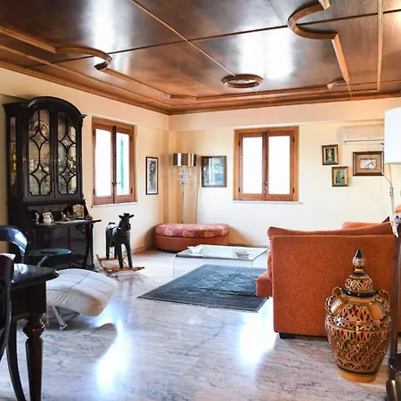 Hébergement de vacances Casa Santacroce *